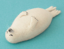 Load image into Gallery viewer, Needle Felting Kit - Arctic Seal