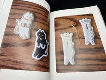 Load image into Gallery viewer, Meow Cat Embroidery by Jeon Ji Sun (in Japanese)