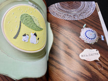 Load image into Gallery viewer, Meow Cat Embroidery by Jeon Ji Sun (in Japanese)