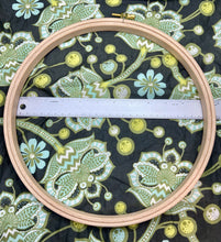 Load image into Gallery viewer, Nurge 16mm Beechwood Embroidery Hoop - 8 sizes