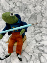 Load image into Gallery viewer, Tulip Beading Awl // Laying Tool