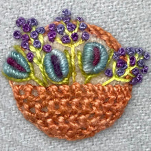 Load image into Gallery viewer, Toned-Down Circle Sampler & Pattern by Sue Spargo