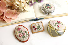 Load image into Gallery viewer, Small Wooden Brooch Blank with Pin
