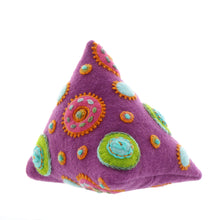 Load image into Gallery viewer, Pyramid Pinnys by Sue Spargo
