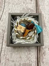 Load image into Gallery viewer, Seki Mini &quot;Bean&quot; Scissors and Pincushion Gift Set by Johanna
