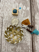 Load image into Gallery viewer, Seki Mini &quot;Bean&quot; Scissors and Pincushion Gift Set by Johanna
