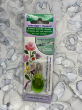 Load image into Gallery viewer, Clover Embroidery Needle Threader
