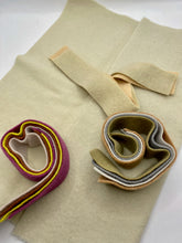 Load image into Gallery viewer, Toned-Down Circle Sampler &amp; Pattern by Sue Spargo
