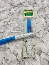Load image into Gallery viewer, Clover Water Soluble Blue Marking Pen with Eraser
