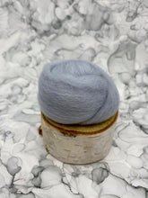 Load image into Gallery viewer, Single 100% Wool Roving Cake for Mending with Needlefelting
